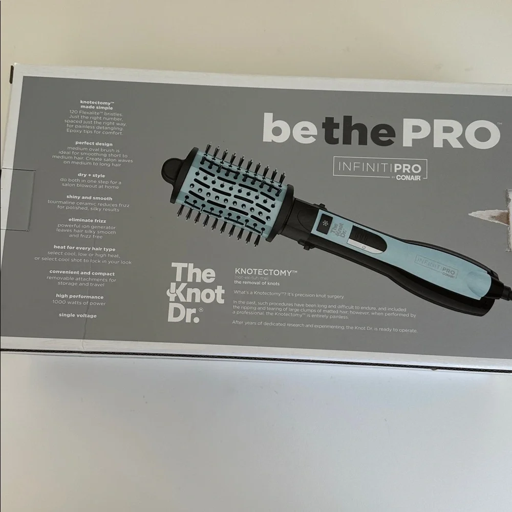 INFINITIPRO by Conair Dryer Brush - Black and Blue